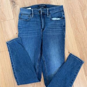 Calvin Klein Blue Denim skinny Jeans. size 6